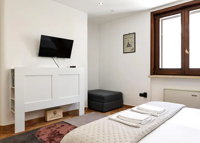 Goodstay Central Suite -Terrace & Charme-
